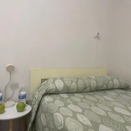 Hadas -solo Peregrinos - Vegano -bar Hostel