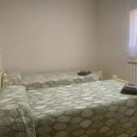 Hostel Hadas -solo Peregrinos - Vegano -bar