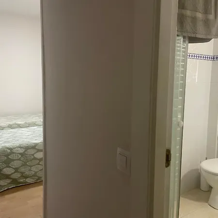 Hadas -solo Peregrinos - Vegano -bar Hostel