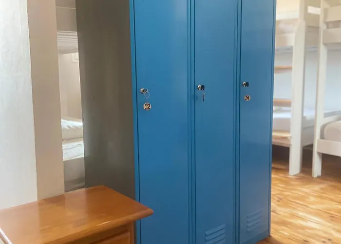 Hadas -solo Peregrinos - Vegano -bar 호스텔 *