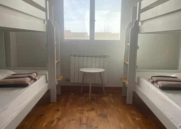 Hadas -solo Peregrinos - Vegano -bar 호스텔 Reliegos